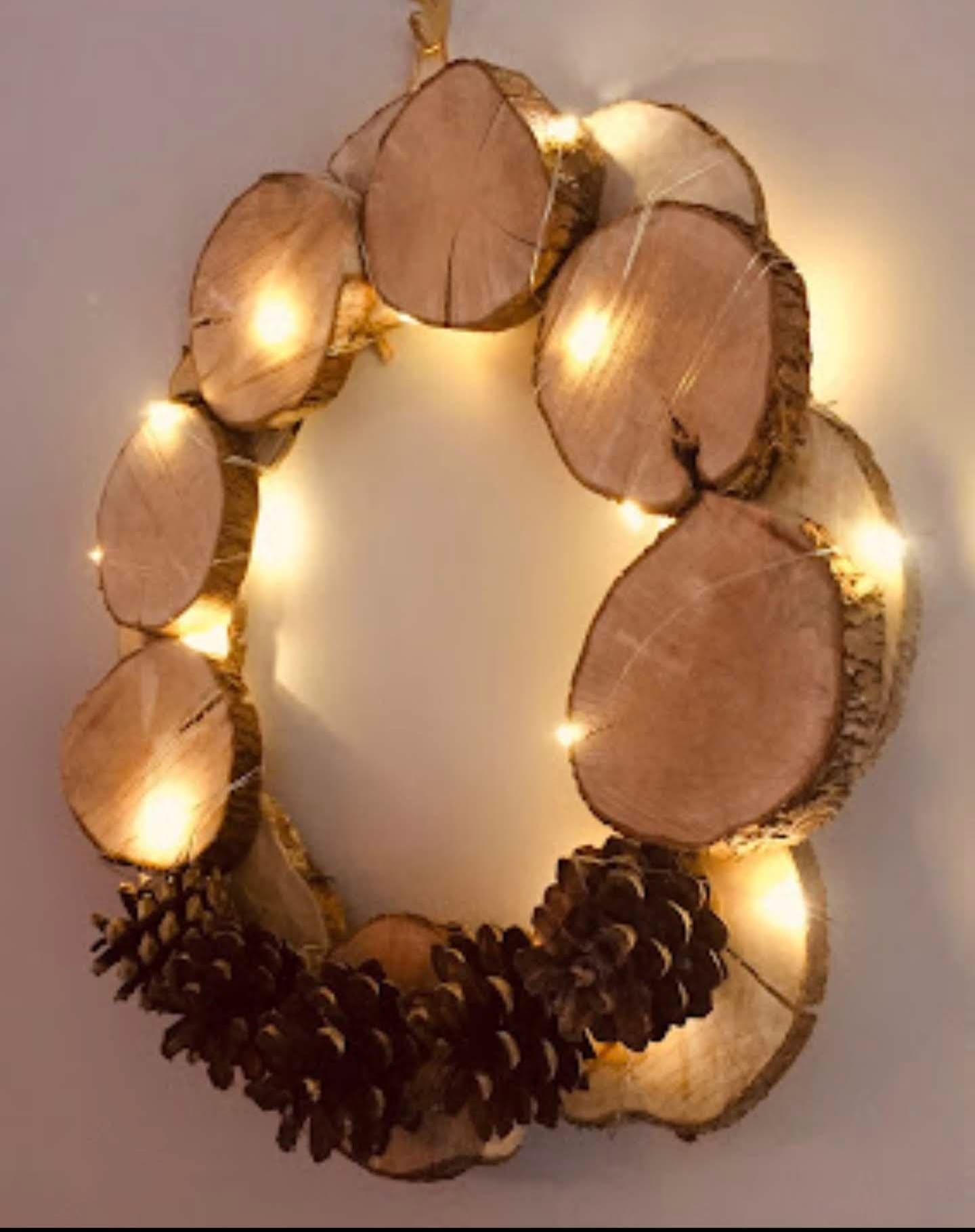 Log Slice Wreath with ligths